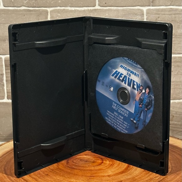 Highway to Heaven Complete Season 1 DVD set 5 Discs 25 Episodes Like New - Picture 4 of 6